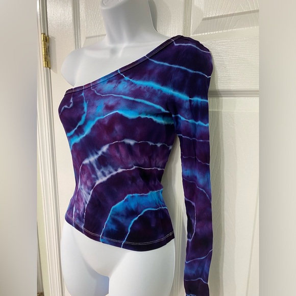 Small top - Picture 1 of 2